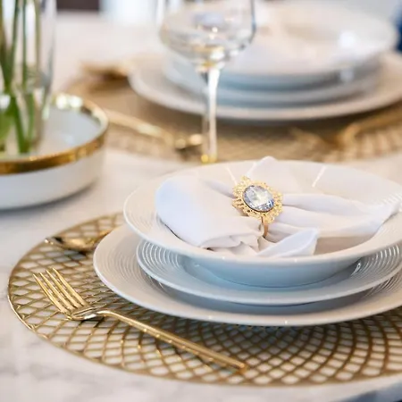 Luxa 5 Min Old Town, 10 Min Airport *