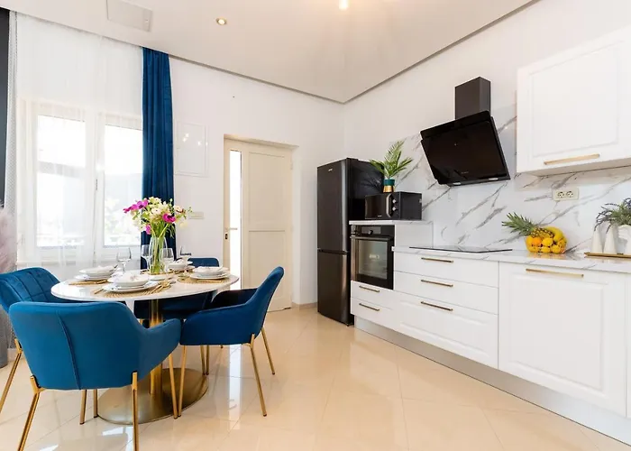 Apartment Luxa 5 Min Old Town, 10 Min Airport