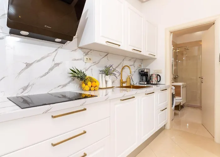 Luxa 5 Min Old Town, 10 Min Airport *