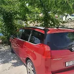 Luxa 5 Min Old Town, 10 Min Airport Apartment *
