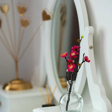 Apartament Luxa 5 Min Old Town, 10 Min Airport