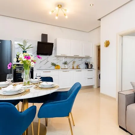 Appartamento Luxa 5 Min Old Town, 10 Min Airport Traù