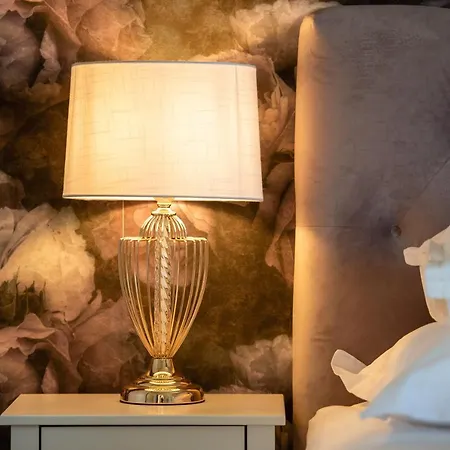 Luxa 5 Min Old Town, 10 Min Airport *