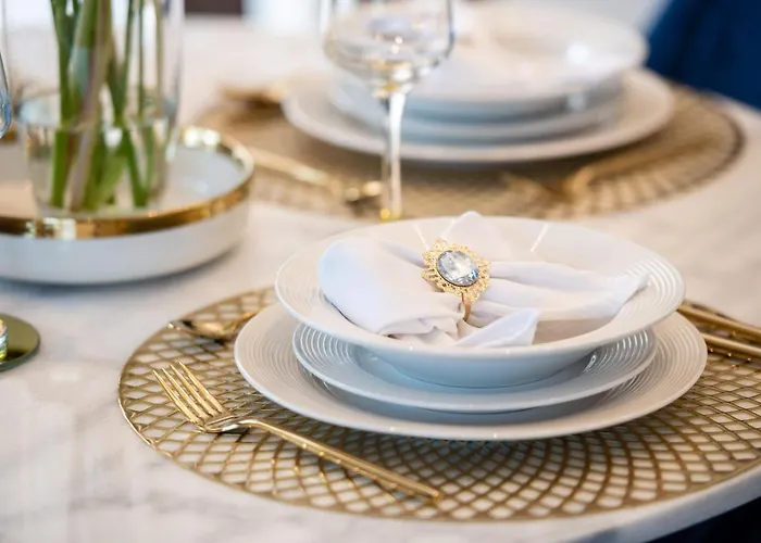 Luxa 5 Min Old Town, 10 Min Airport *