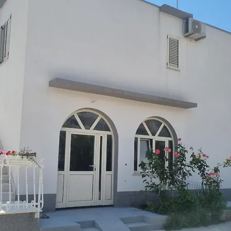 Апартаменты Luxa 5 Min Old Town, 10 Min Airport Трогир