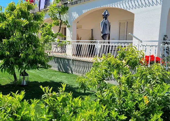 Luxa 5 Min Old Town, 10 Min Airport *